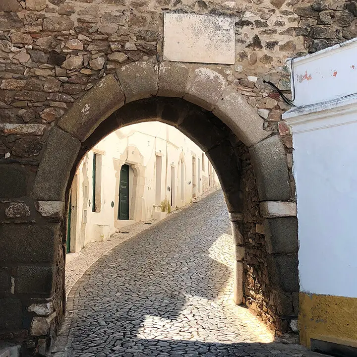 Estremoz archway